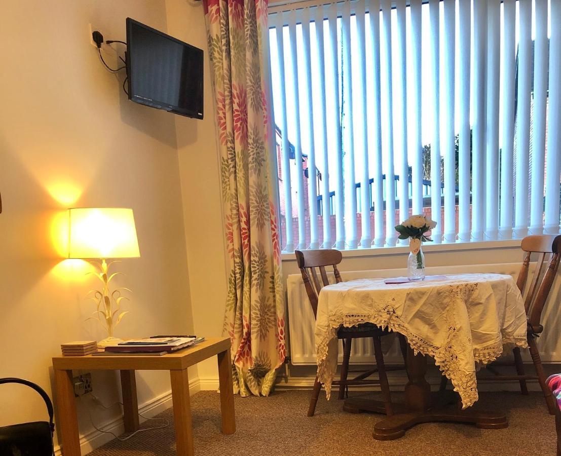 Ponderosea Cottage Free Gated Parking M1 & City Location, Wood Stove Lisburn Eksteriør billede